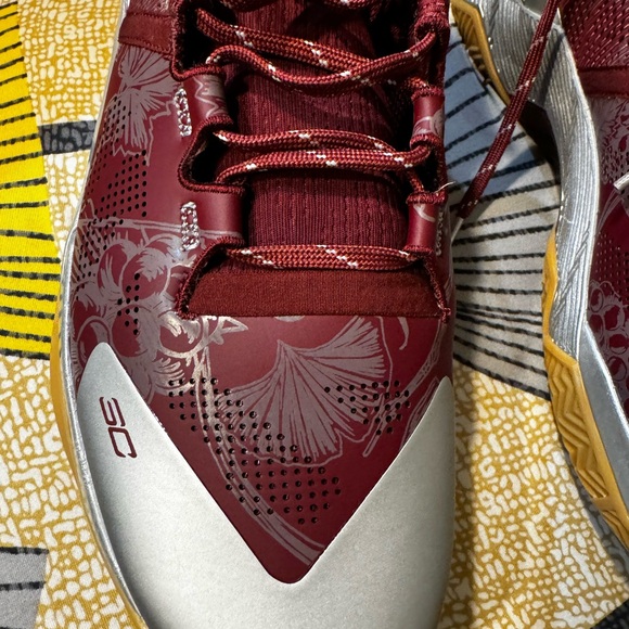 Under Armour Curry 2 Retro Basketball Shoes (Domaine Red Silver Gum) Men 11.5 - Picture 4 of 16